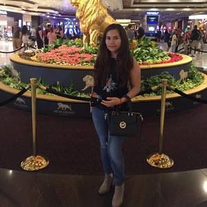 Meet your Posher, Elena